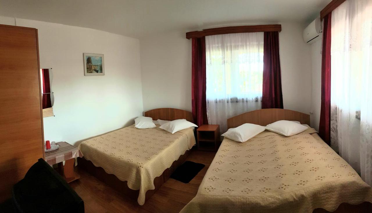 Casa Maxim Hotel Сулина Стая снимка