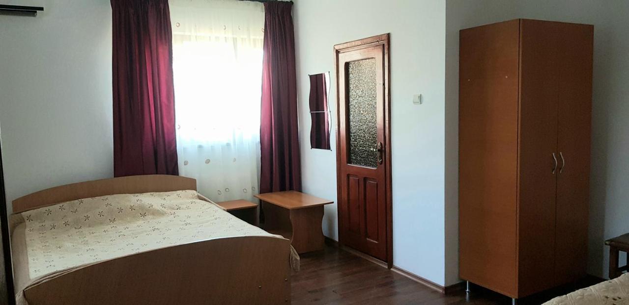 Casa Maxim Hotel Сулина Стая снимка