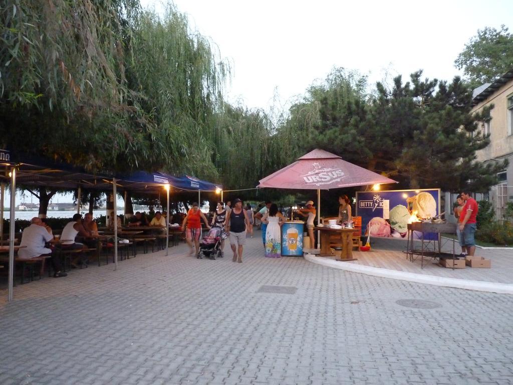 Casa Maxim Hotel Сулина Екстериор снимка